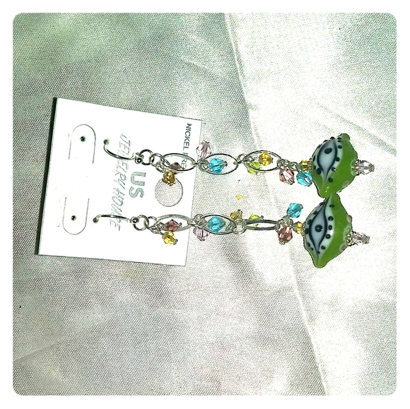 Earrings - Picture 1 of 2